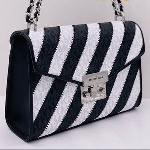 Michael Kors Rose Flap Shoulder Bag